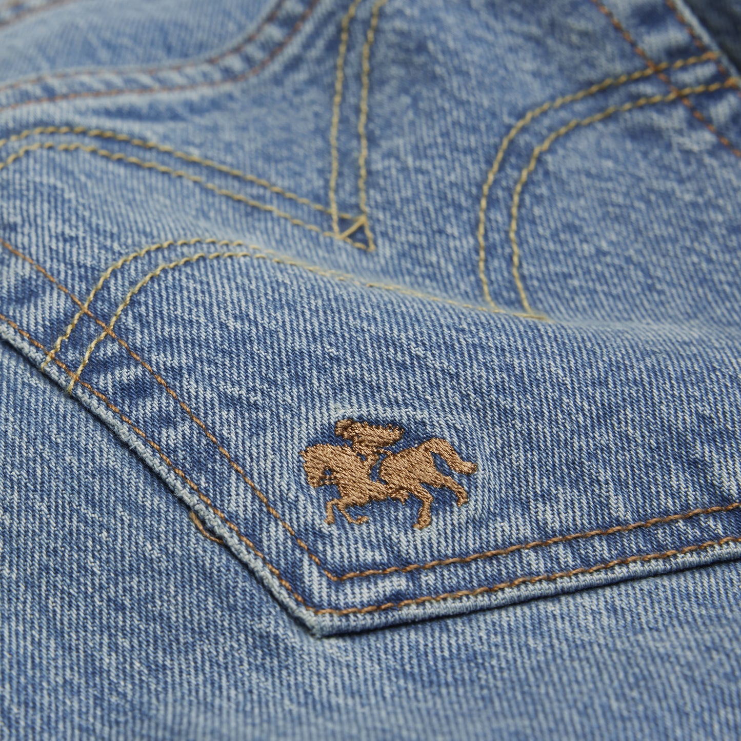 BEYONCÉ X LEVI’S® 501® CURVE AUTHENTIC FINISH