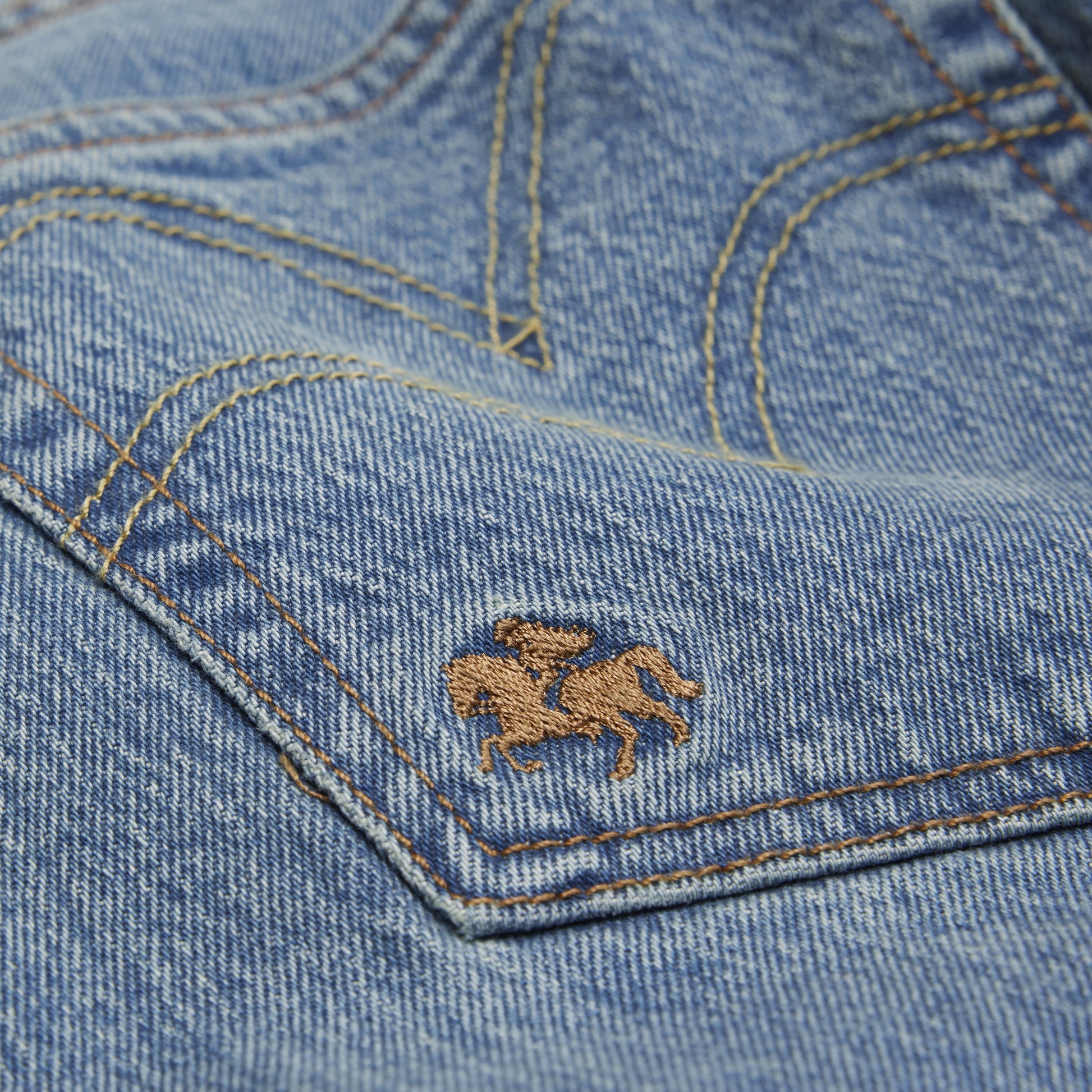 BEYONCÉ X LEVI’S® 501® CURVE AUTHENTIC FINISH