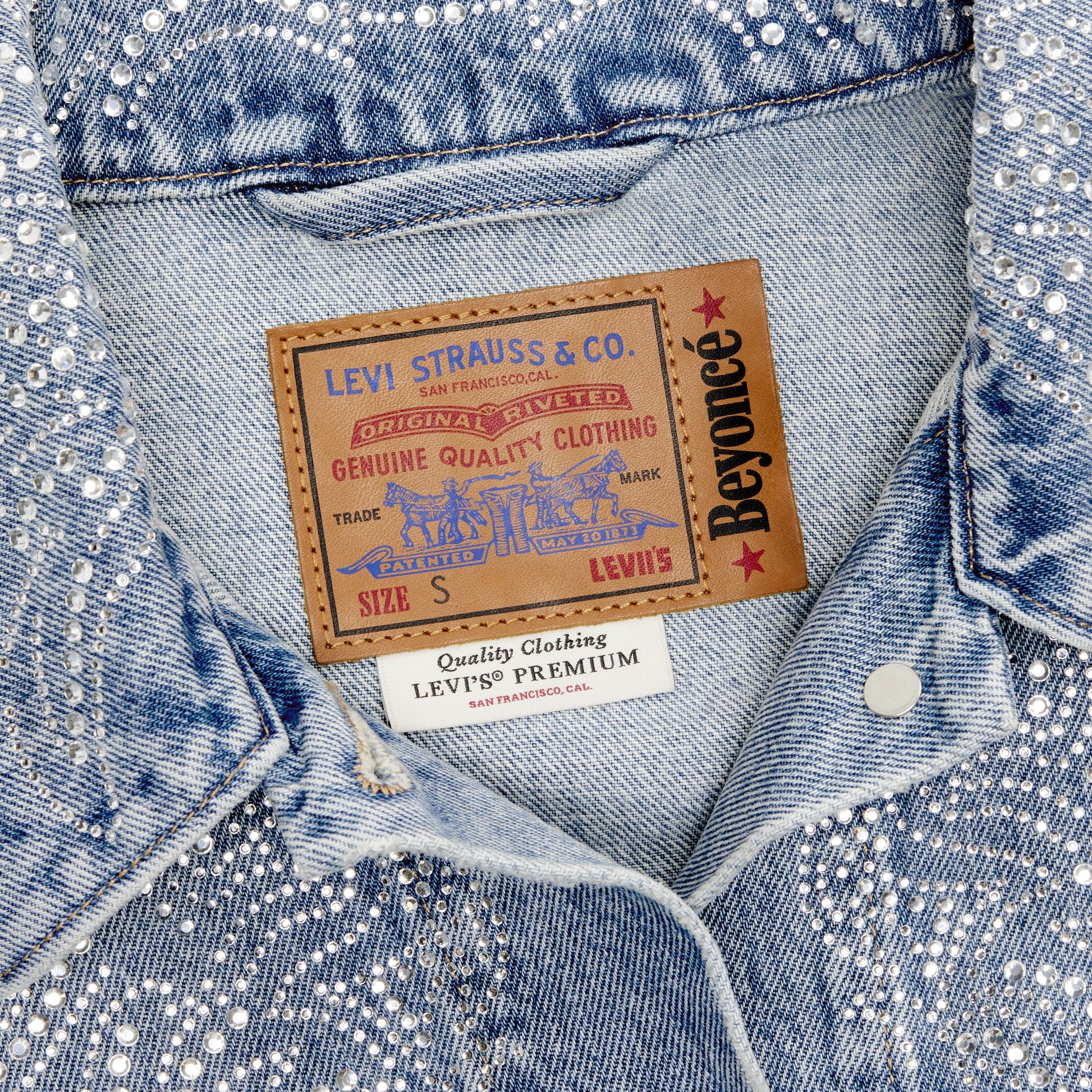 BEYONCÉ X LEVI’S® ‘90S SHRUNKEN TRUCKER WESTERN CRYSTAL